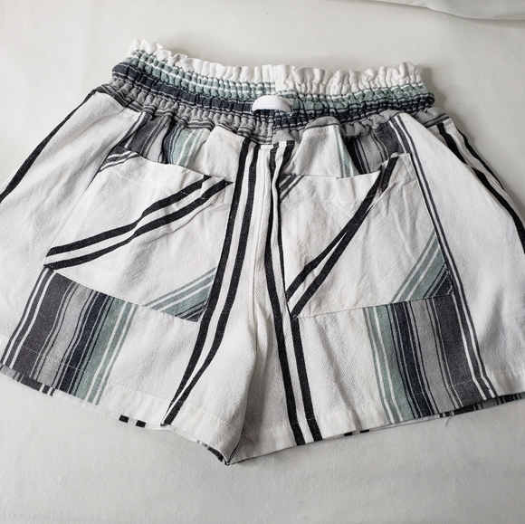 Exist Shorts White Gray Striped Southern Spirit Junior's Size Medium NWT - Picture 3 of 12